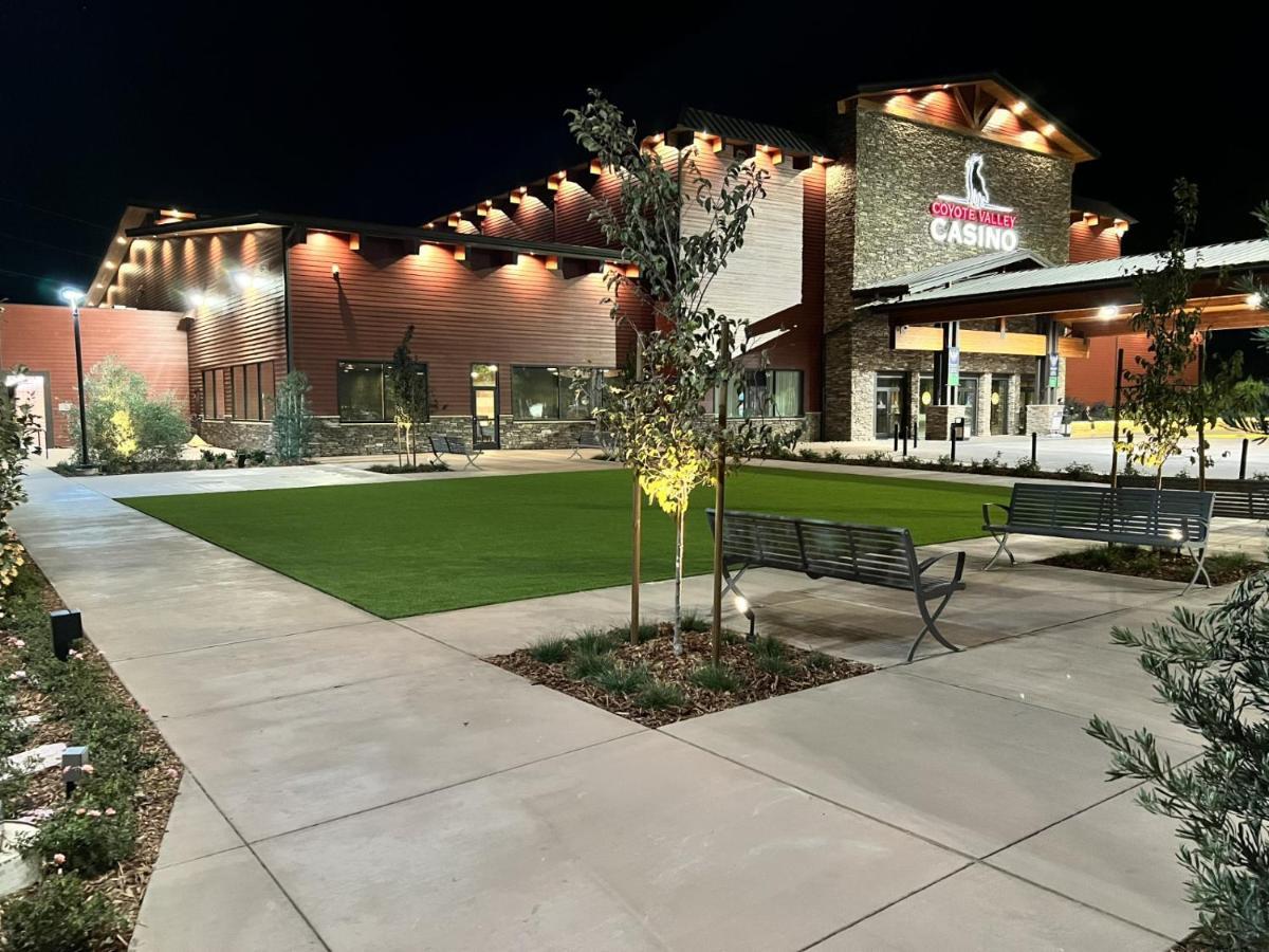 Wyndham Garden Redwood Valley - Ukiah Екстер'єр фото