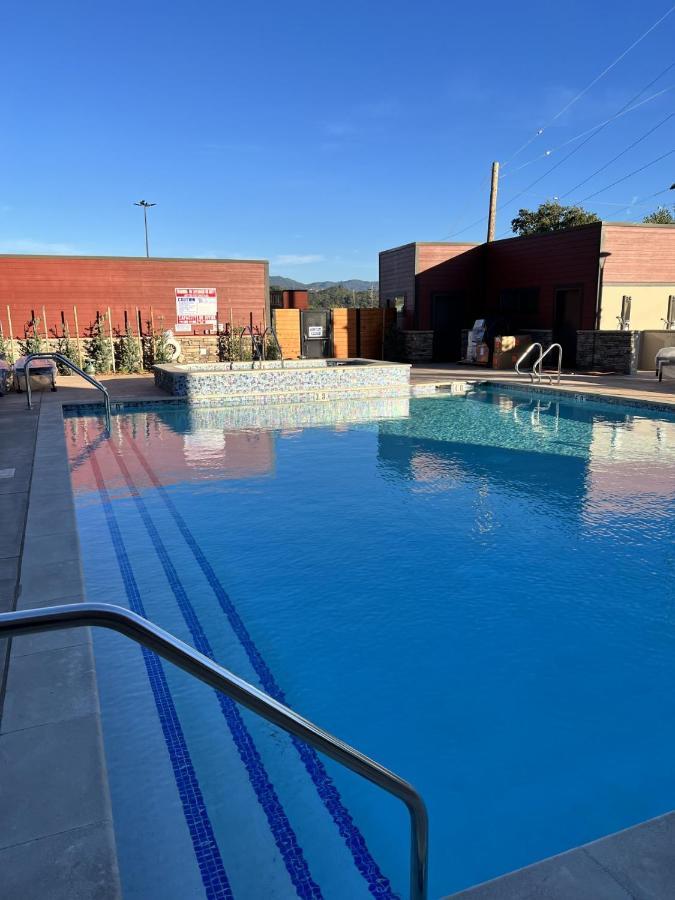 Wyndham Garden Redwood Valley - Ukiah Екстер'єр фото