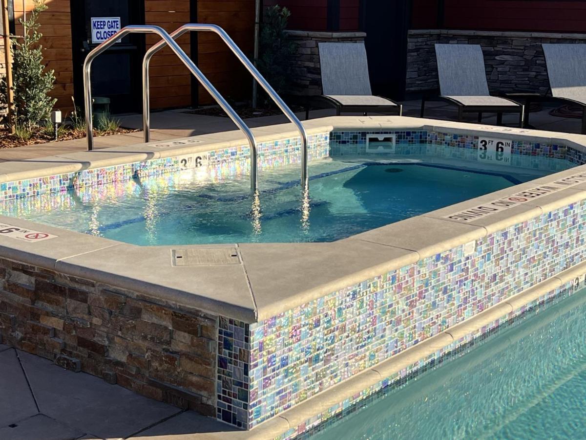 Wyndham Garden Redwood Valley - Ukiah Екстер'єр фото