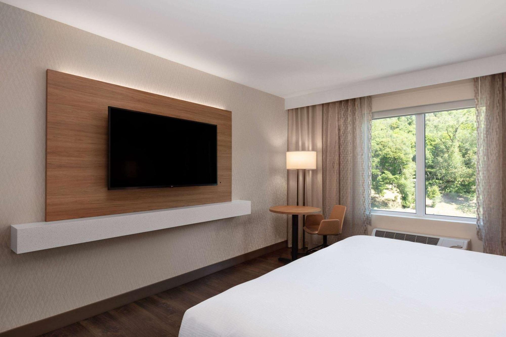 Wyndham Garden Redwood Valley - Ukiah Екстер'єр фото