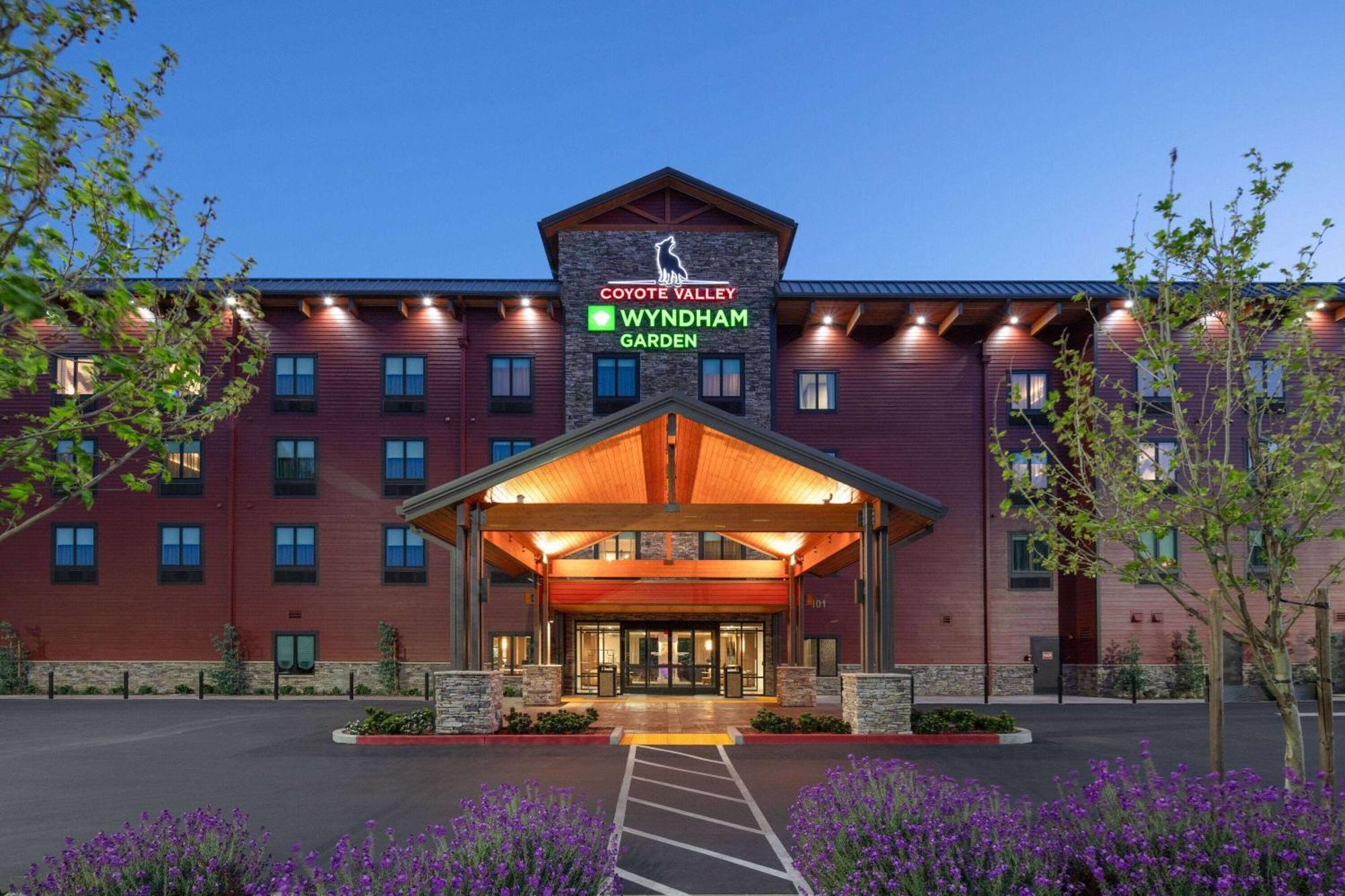 Wyndham Garden Redwood Valley - Ukiah Екстер'єр фото
