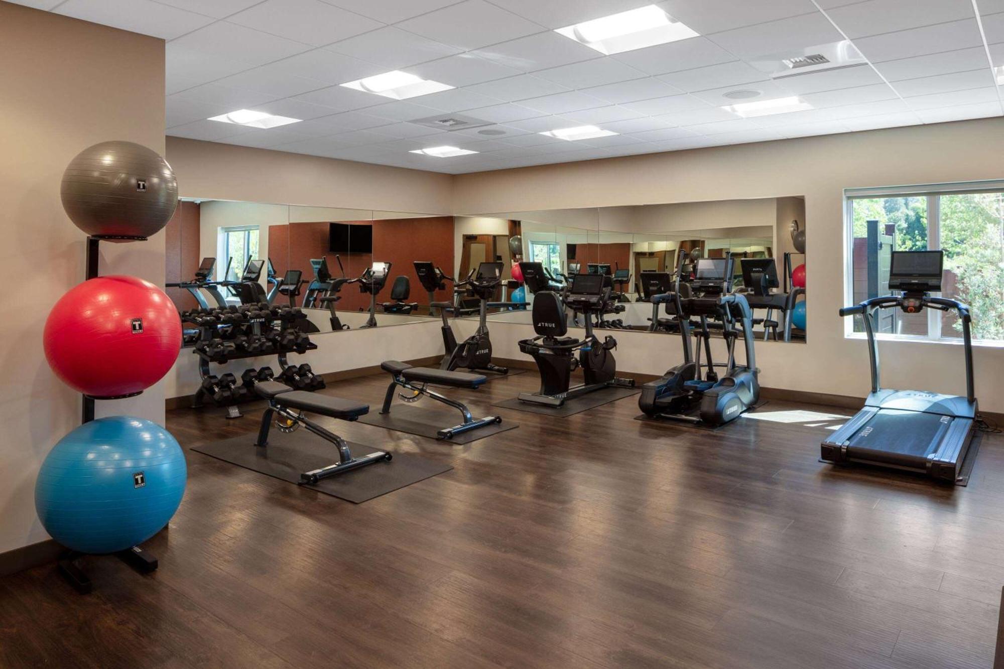 Wyndham Garden Redwood Valley - Ukiah Екстер'єр фото